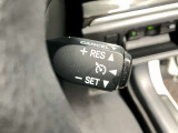 高速道路で便利な【クルーズコントロール】も装着済み。アクセルを離しても一定速度で走行ができる装備です。加速減速もスイッチ操作でOKです。