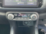 ボタンでの簡単な操作で室内を快適な温度にします。夏場・冬場でも快適なドライブができます!さらにクリーンフィルターの採用で車内の空気をキレイにするなど、いろいろな機能を持つ便利なオートエアコン。