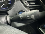 【オートライト】車外の明るさに応じて自動的にライトの点灯・消灯をしてくれます