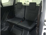 サードシートは便利な5:5分割可倒式シートです。収納と乗車人数のバランスに優れています♪荷物の大きさに応じたラゲージスペースをフレキシブルに作り出せるので、シーンに応じた使い方ができます♪