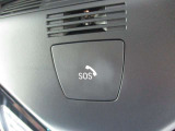 SOSコール装備です。緊急時は遠慮なく押してください。BMWメーカーエマージェンシーに直結致します。
