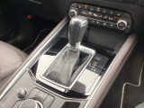 アクセルペダルを踏み込む量や速さに応じて変速パターンをし、人馬一体の運転感覚を発揮してくれる6速オートマ!