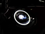 LEDヘッドライト&フロントフォグランプ キセノンに比べて明るさと照射範囲が向上し、消費電力も低減のため省燃費に貢献。