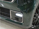 ◆フォグライト◆ 霧などの悪天候時、自車の位置を示すとともに前方や路肩が見えずらい時、近い位置をワイドに照らしてくれます