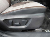 パワーシート搭載。微妙な調整が手軽にでき、ピッタリの最適なポジションで運転することが可能です。