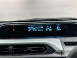 メーターが運転席から見やすいインパネ中央部に配置してるので走行中の視線移動が少なく快適です。