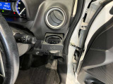 運転席側前部にドリンクホルダーあります♪運転中でも手が届きやすい位置にあって使い易いです♪