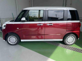 車内ルームクリーニングを実施しております。目立つ痛みや使用感、またタバコなどの気になる匂いも感じられませんでした。