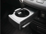 ◆ドリンクホルダー◆手の届きやすい場所にドリンクホルダーがあり、とても便利です。