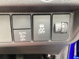 横滑りを抑制し車の姿勢の安定を図るVSA機能を搭載。