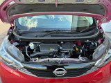 エンジンルームも綺麗です。日産整備士がしっかり整備をしてお渡しします