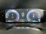 メーターパネルです。様々な車両情報をフルカラーで確認頂けます
