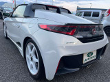 JUが認定する、中古自動車販売士の資格を取得しました。「お客様の立場で最適な一台をお届けする」という観点で、一定の基準をクリアしないと取得できない資格ですので、お気軽に安心して中古車選びをして頂けます。