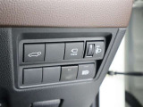 各スイッチ類が使いやすい位置にレイアウトされています。便利な機能をご利用ください。