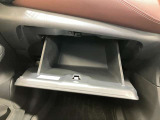 「収納スペース」使いやすい収納を、使いやすい場所に。様々な場所に収納スペースがあり使い勝手も良いので車内もスッキリして綺麗を保てます