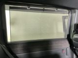 【ロールサンシェイド】まぶしい光を軽減し、心地よい車内に♪ロール式なので開け閉めも容易にできます!
