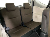 3列目のシートを活用する時でも、旅行バックなどはラクに積むことが可能です。大人数でのお出かけにも、活躍できるクルマですね。