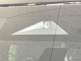 【三菱e-Assist】走行中に前方の車両等を認識し、衝突しそうな時は警報とブレーキで衝突回避と被害軽減をアシスト。より安全にドライブをお楽しみいただけます。