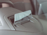 アクティブドライビングディスプレイ付き、スピードやナビの情報が表示されます。運転者の視線を大きく外す事が無く確認できるので安全運転に役立ちます。