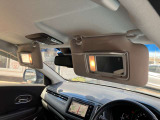 運転席&助手席照明付きバニティミラー