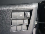【オートマチックハイビーム】対向車や先行車をカメラで検知し、ハイビームとロービームを自動で切替え、夜間の歩行者などの早期発見をサポート。切り替え忘れを防ぐほか手動操作の煩わしさも軽減します。