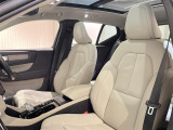 XC40 T4 AWD インスクリプション 4WD 4WD 本革シート