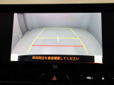 バックモニター装着車は後退時の強い味方です♪車庫入れや縦列駐車の際、後退操作の参考になるガイドラインをナビ画面に表示します。