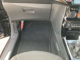 車検証ブック入りません!ドアポケットかトランクに積んでください。