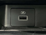 USB電源を装備してます。スマホやタブレットの充電に便利です♪