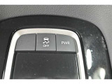 トラクションコントロールとは、すべりやすい路面での発進時や加速時にタイヤの空転を抑え、駆動力確保に貢献する機能です。詳細は販売店スタッフまでおたずねください。