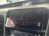 タッチパネルで直感的に操作可能なナビです。日本語表記で表示も見やすくなっており、フラットなガラス画面でお手入れも簡単です。