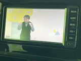 停車時にTVを楽しめるエンターテイメント機能。お子様の長距離移動も快適に過ごせます。