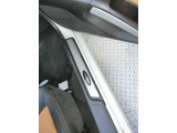 「COPEN」ロゴ入りサイドシルガーニッシュ。