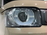 LEDヘッドライトは、点灯の瞬間から最大光量を発揮し、突然暗くなるトンネルなどでの安定感を高めます。