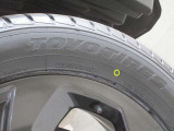 夏タイヤにはトランパスが装着されています。タイヤサイズは225/55R18です。