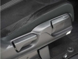 ◆シートハイトアジャスター◆運転席を上下に高さ調節ができます!運転ポジションを体格に合わせてシート調整できます。
