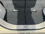4人乗車で十分なトランクスペースを確保しています。