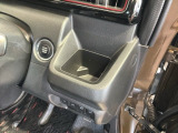 専門業者にて内外装のクリーニングを実施しております!