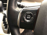 【ステアリングスイッチ】左です。ハンドルから手を離さず、運転に集中したまま手元でオーディオ操作等ができます。