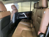 ゆとりある広々とした車内空間は、ドライブを始め買い物やレジャーなど、幅広く活躍します。一人でもみんなとでもお出かけを楽しみましょう!