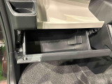 実用的な収納が、車内の各所にあります♪
