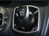 無段変速機(CVT)を搭載。有段変速機に存在する「変速ショック」が無いので、スムーズなアクセル操作が可能です♪