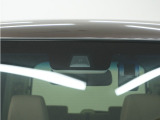 ◆Honda SENSING◆ カメラ等装置で精度の高い検知能力を発揮、安全運転を支援します。ステアリング上のコントローラーに注目!