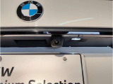 【バックモニター】&rdquo;R&rdquo;レンジにシフトチェンジして頂くとバックカメラとセンサーが起動し駐停車時の運転をサポートします。