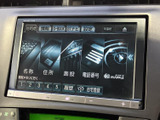 多彩な情報を一覧で確認できる高機能なナビゲーションシステム。目的地設定や各種設定もスムーズに行えます。快適なドライブをサポートする頼もしいパートナーです。