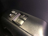 運転席・助手席窓はパワーウィンドウになっています。