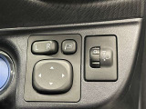 全席に電動パワーウインドウを装備。乗員それぞれが快適に操作できます。
