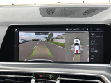 リアビューカメラ、トップビュー+サイドビューカメラ名前の通り車体後方を映し出すカメラと、車両周辺を真上から見た画像を合成して表示するカメラです。もちろんサイドビューカメラも付属します。
