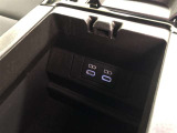 センターコンソールボックス内には、充電用USB端子(Type-C)が2個設置されています。