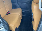 窮屈さを感じさせない後部座席でドライブを楽しみましょう♪